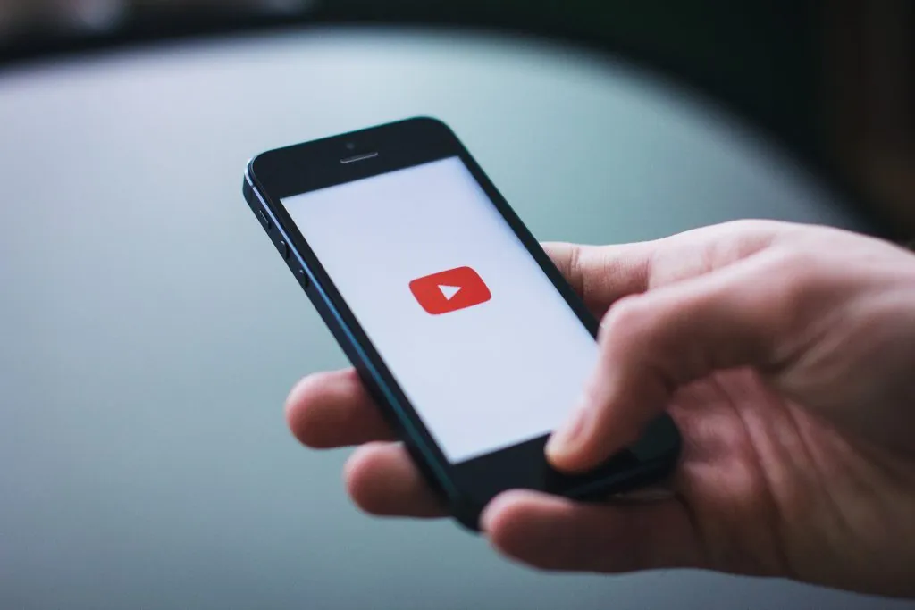 Maximizing Reach with Direct Video Posts on Social Media